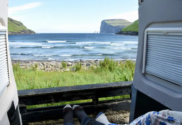 Camping-Abenteuer auf den Färöer Inseln